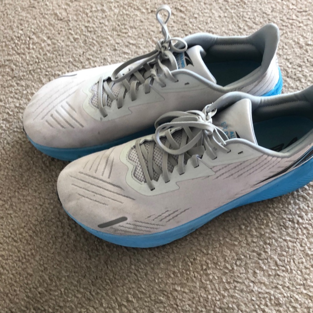 Altra men’s size 13 Move Forward Experience running shoes. Very good condition